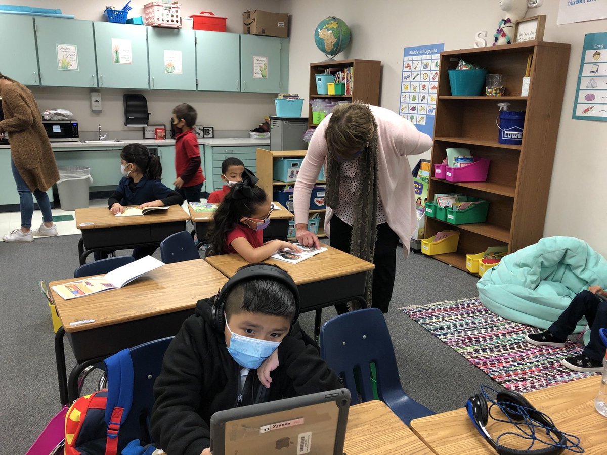 eyeonliteracy's tweet photo. This we @McWhorterES we walked Kinder & 1st Grade classes with District experts to see reading instruction at work!! @DrChapmanCFBISD @CFBISD @litcoachburrell #TogetherWeCan #MCWGameOn https://t.co/M1rOFESBHw
