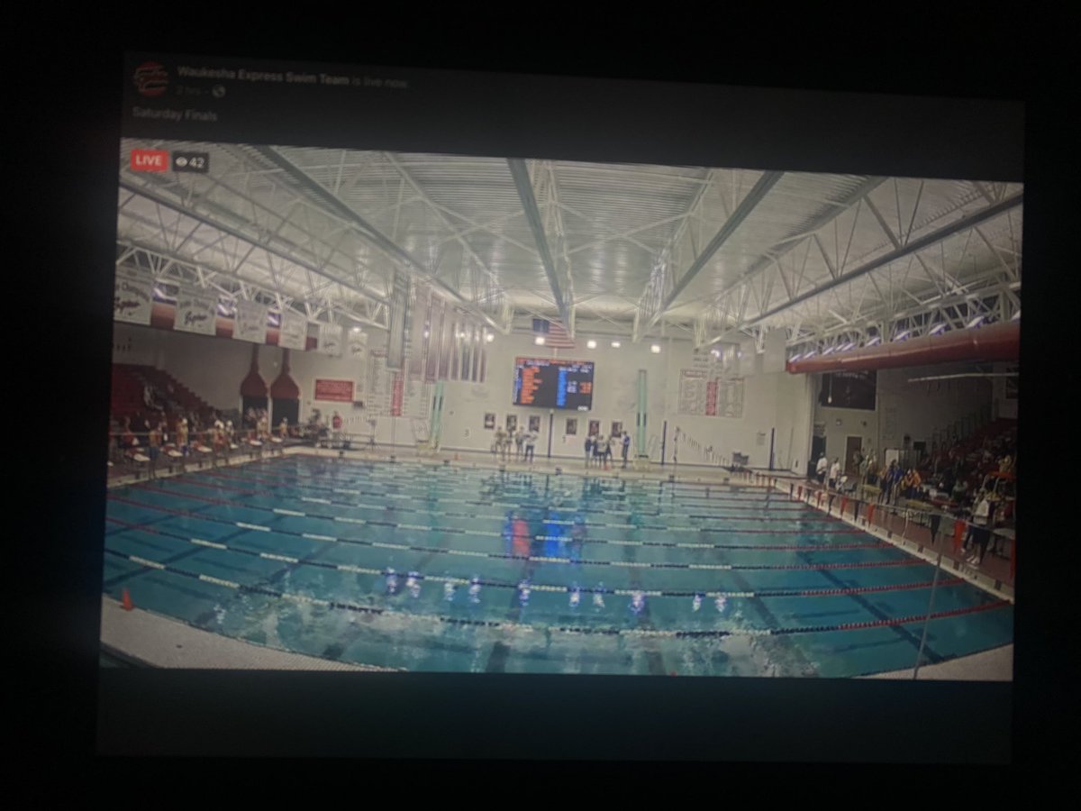 Meanwhile in WI there are both club sports and high school sports happening safely. Thankful my kid has this opportunity just over the border. #KeepErMovin #wisconsinswimming #LetThemPlay