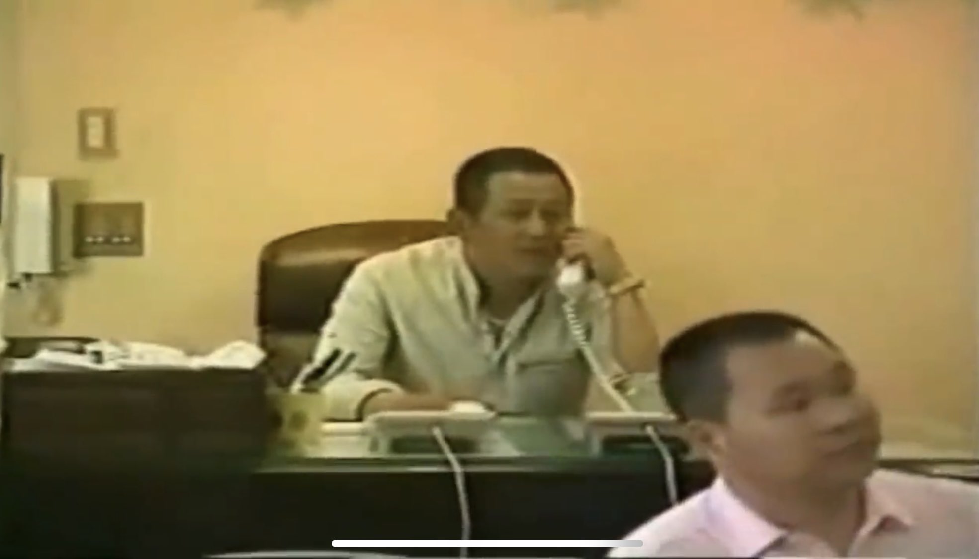 Sunny さっきのコーヒーぬるかったな もしもし 事務所やけど 難波安の コーヒー持ってきてくれる ああほな5杯程 ほんでオマエんトコのコーヒーぬっるいわ 親分飲むコーヒーやさけの あっつぅしてええコップ入れて持って来い て堺の甲斐町にあった難波