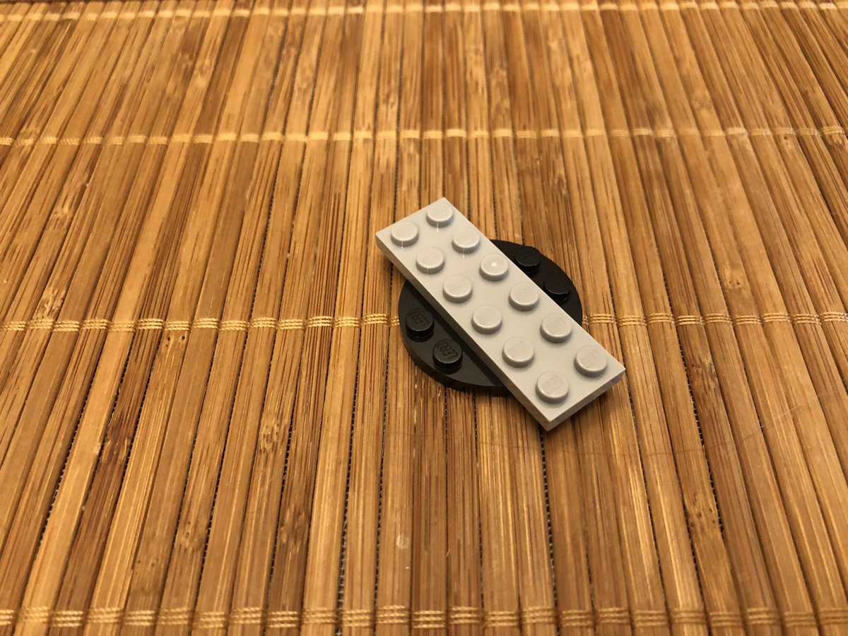 Next up is this weird device, with seating for one. It’s nice and yellow, but I don’t know what it is.  #LEGO  