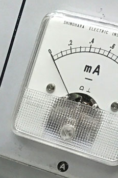 other thing they got wrong: the Meter. they went with a circular black meter, presumably something they might already be manufacturing for one of their compressors or rack mastering gear. Originals use a clear/white, square, japanese-made (Shinohara) meter.