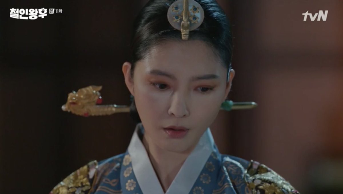 dramachingggu's tweet photo. Bad move Jo Hwa Jin Bad move!! 
I cannot stand this evil little queen 🙃🙃
#MrQueen #MrQueenEp11 https://t.co/zlVF5jjbKh