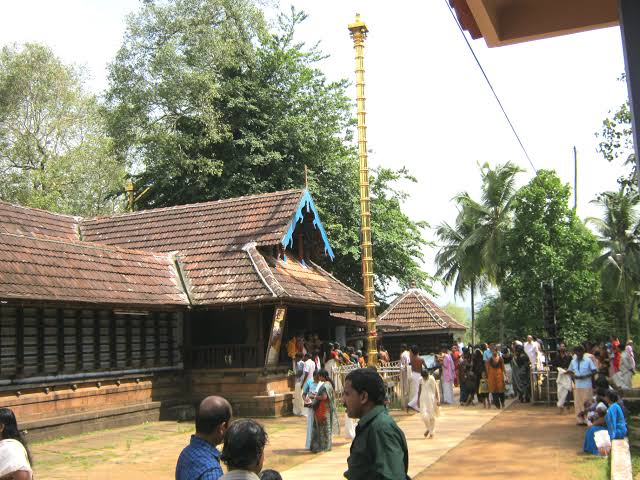 Thirumandhamkunnu Bhagavathi Kshetram, Kerala.The Thirumandhamkunnu Bhagavathy Kshetram is one of the oldest Bhaghavathy temple in Kerala. Temple is famous for Mangalya Pooja, which will solve issues relating to Marriage.Story is about King Mandhata