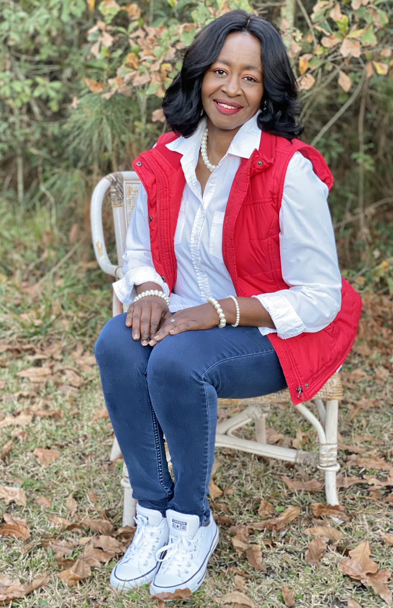 PatMcKinnon88's tweet photo. #Facebook, #Instagram, #Twitter and #Pinterest-Wear Ur Pearls #Jan20th2021
#PearlsAndChucks
#WearYourPearls
#EmpoweredWomenInPearls
#JustAQueenAndHerPearls
#PearlsAcrossTheWorld
#QueensWearPearls
#UnitedByPearls
#TheWorldIsOurOyster
#HopeForPearls
#PowerInThePearls @KamalaHarris https://t.co/KDDjb1zpwD
