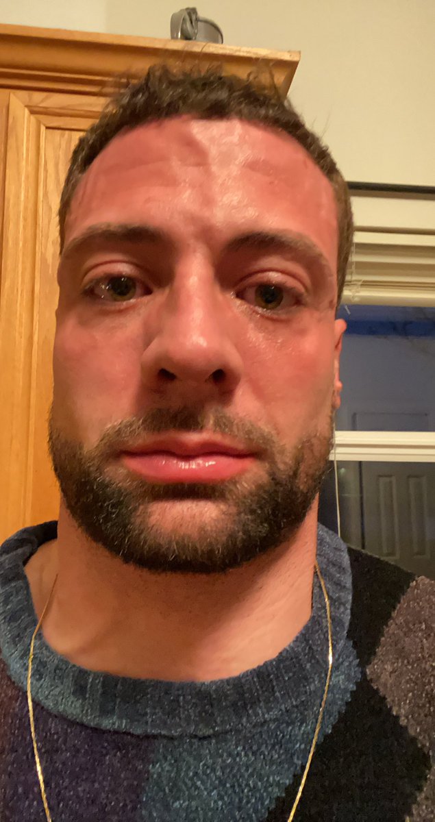 benedictpolizzi's tweet image. guys trying not to say the word “parlay” for 1 hour