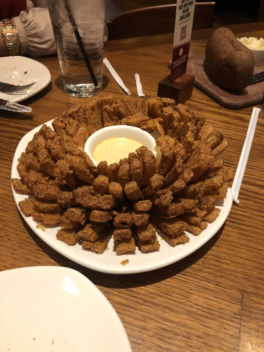 _barbellblonde's tweet photo. Outback Day.
...but we gymmed beforehand so I still have a calorie deficit (even after dessert too!)
#haveaplan #barbellblonde #hellafood #secaucus https://t.co/QIdQdwwBR0