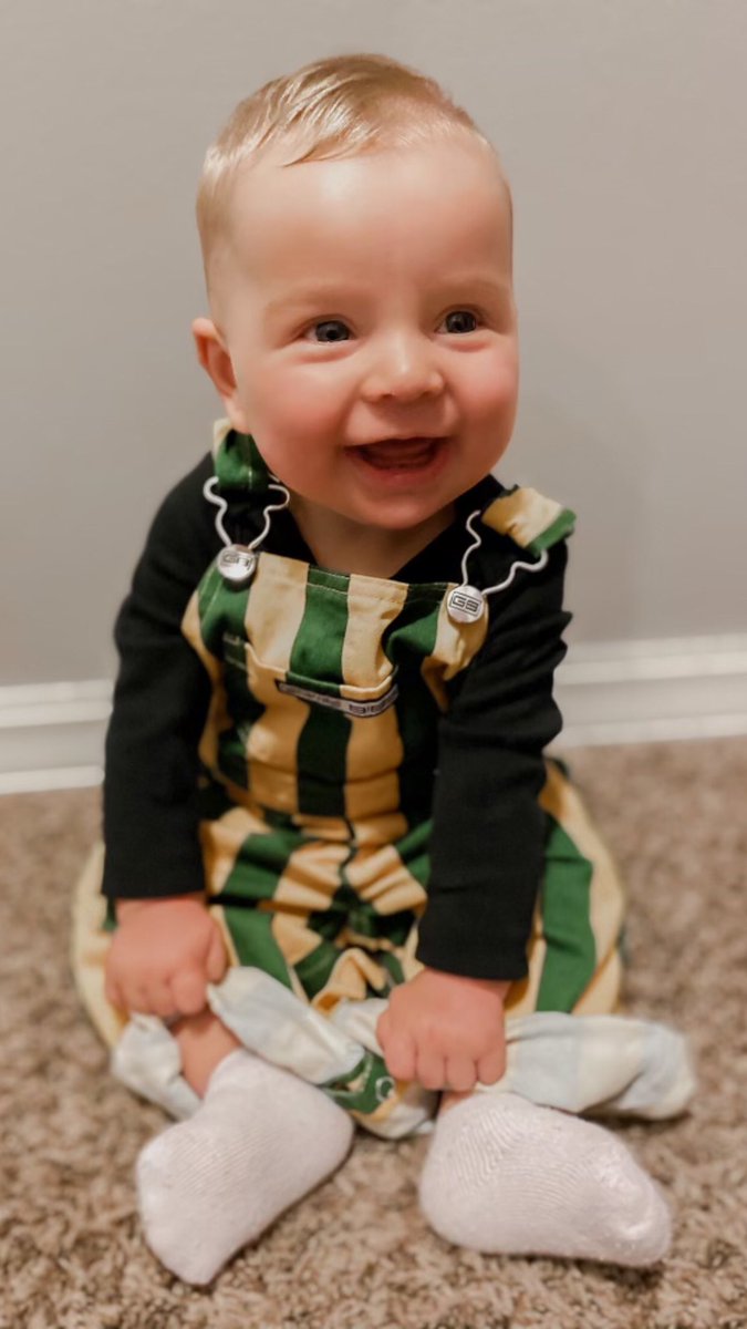 GenevieveonTV's tweet photo. A big @packers win is a whole mood💛💚 We love to see it, P! 

#auntstatus #GoPackGo https://t.co/DdwloxbBuh
