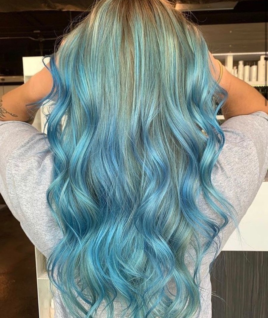 Pastels have our heart 💘 

Book your color transformation with us and make your 2021 hair goals a reality ✨
buff.ly/35DJ7DY