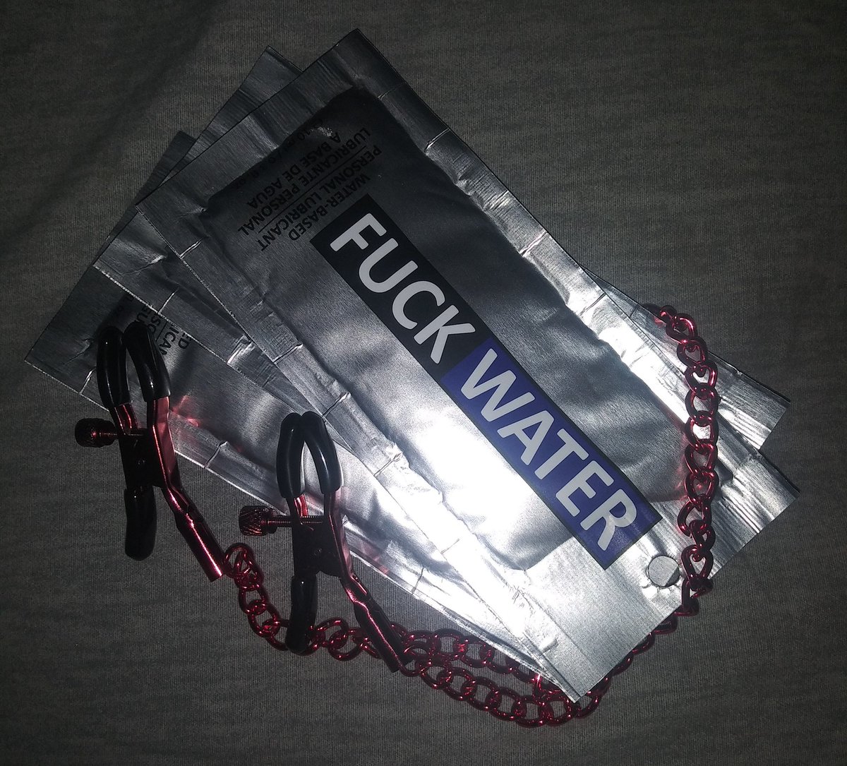 sunniesage's tweet photo. Love this lube!!! #fuckwater #nipplay #tittyclamps https://t.co/evYO3LeXZV
