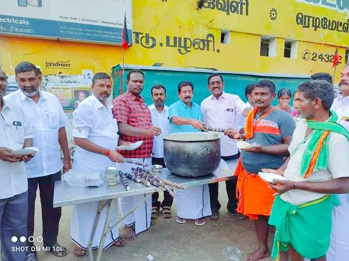 Ksdhanasekar2's tweet photo. திருப்பூர் கிழக்கு மாவட்டம், தாராபுரம் நகர திமுக மற்றும் திமுக இளைஞரணி சார்பாக *சமத்துவ பொங்கல் விழா* நிகழ்ச்சி என��ு தலைமையில் நடைபெற்றது. @mkstalin @Udhaystalin @mp_saminathan @dmkpadhu https://t.co/BPaLZV9RGD