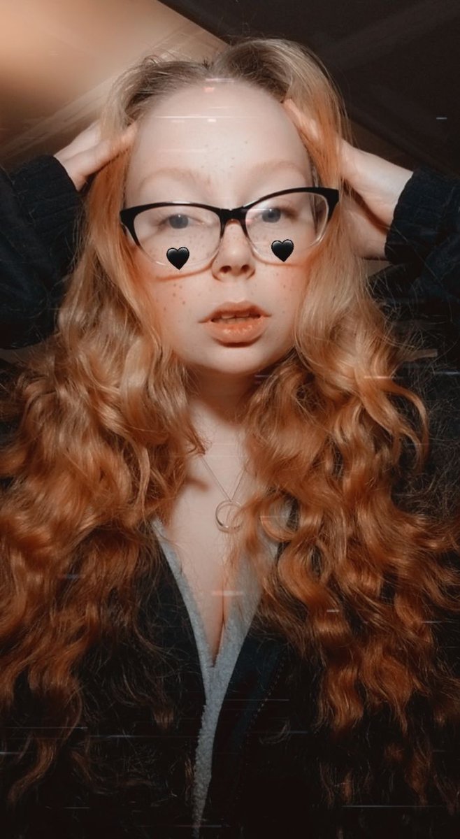 A GLAMOUR MIRROR CHANT:
“Mirror mirror on the wall,
I wish not be the fairest of all,
But I wish for all to see,
the beauty deep inside of me.
Let it rise, let it glow,
let me see it, let it show.”
#witchcraft #witchtwt #witchesoftwitter #witchy #glamourmagic #occult #occultism