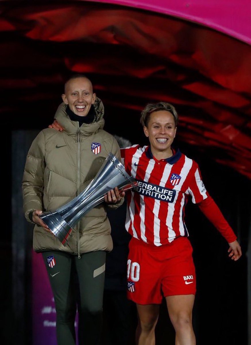 Pregunta sería: 

¿Por qué esta foto no es portada hoy en ningún diario deportivo?