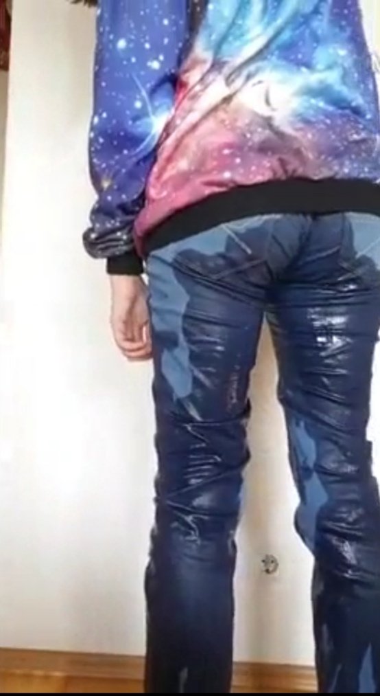 jeans_wetting's tweet photo. ジーンズに大量におし���こをもらしてしまうお姉さん https://t.co/7wwftixa7T

#jeans #pee #omorashi #おもらし #ジーンズおもらし #ジーパンおもらし #デニムおもらし #失禁 #wetting #お漏らし #おしっこ #ジーンズ #ジーパン #デニム #Gパン #Gパンおもらし https://t.co/39hl9MizJ3