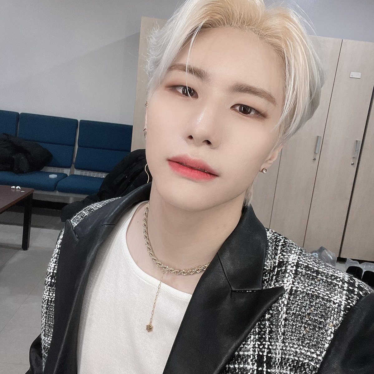 NewWorld_VICTON's tweet photo. [#승식 ]오늘 인가도 끄읕!고마워용 앨리스💙💛 https://t.co/Ve5q9mBO8q