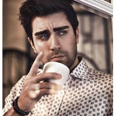CagDenEnayisii's tweet photo. 3)İçecek içerken 
#DenizBaysal #CağlarErtruğrul
#YagHaz #ZehSer #TRT1 #tekilat
#fhvk #fazoreis @BaysalDeniz @CaglarErtugrul https://t.co/1O8ivoX4xW