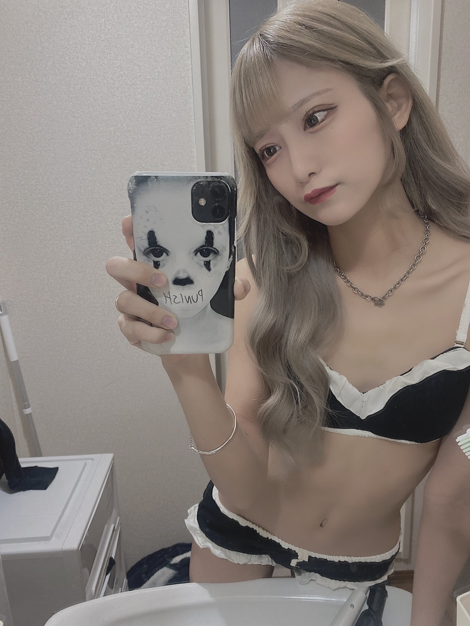 憂てゃ on X: これが貧乳だ t.co2jmpxrKBJq  X