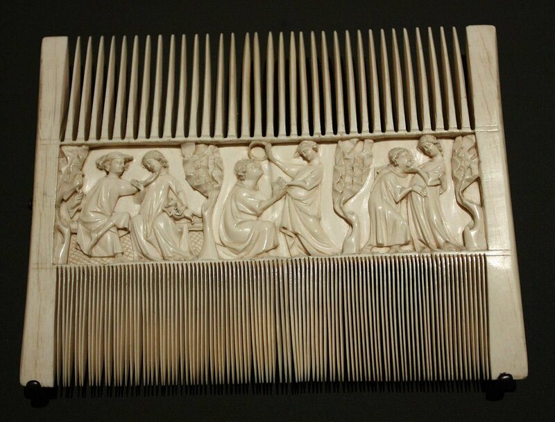 Bone comb with two heads of horses from the Carolingian period (750-900) found in the river Scheldt, now in the archeological museum of Hamme, Belgium.A 14th-century ivory comb.And Prophet's comb has equal teeth and people around him used the similar combs, that's the reason he