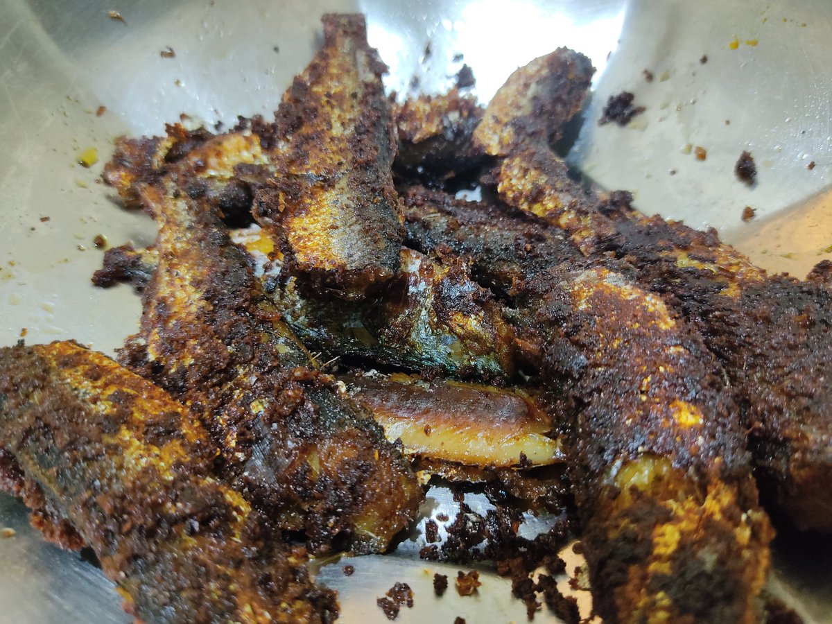 Venkat3681's tweet photo. Sunday Special - Manchatti Meen Kuzhambu w Kavalai Meen Fry
#Fish #Seafood #FishFry #FishKuzhamu #Claypot #Sankara #Kavalai #Sala #Foodie #FoodLover #PocoM2Pro #SundayLunch #ClaypotCooking #FoodPhotography #Foodstagram #Foodgasm #Yummy #Delicious #Tasty #Foods #MyClick #NoFilter https://t.co/g61vWgGGBO