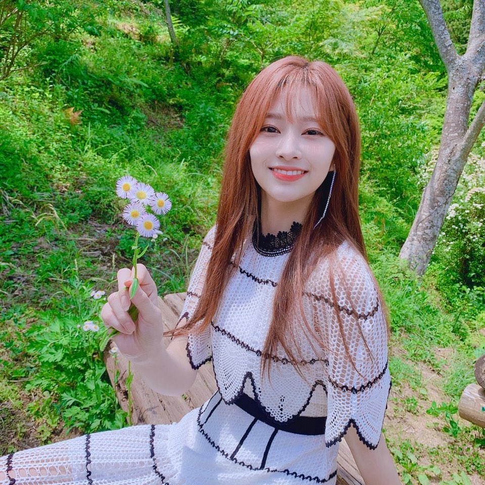 Yeonu_0922's tweet photo. 김민주 너무 이쁘잖아... 맨날 갤러리 털어 줘 https://t.co/s8FAj83YTe