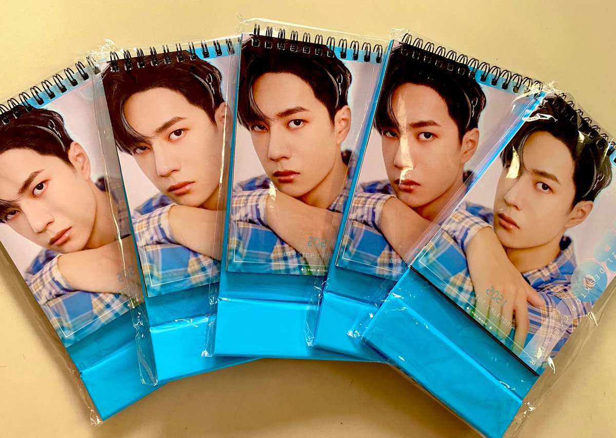 702universe2's tweet photo. เนื่องจาก ฟลวครบ 20k และปีใหม่หมาดๆ

🎁 แจกปฏิทินอี้ป๋อ ปี 2021 รวม 5 คนจ้า

•กติกา• 
- Retweet นี้ 
- Reply อะไรก็ได้
- ขอเป็น ฟลว.ก่อนน๊าา 
- สุ่มวันที่ 19 ม.ค.จ้า https://t.co/dHsG3pnF76