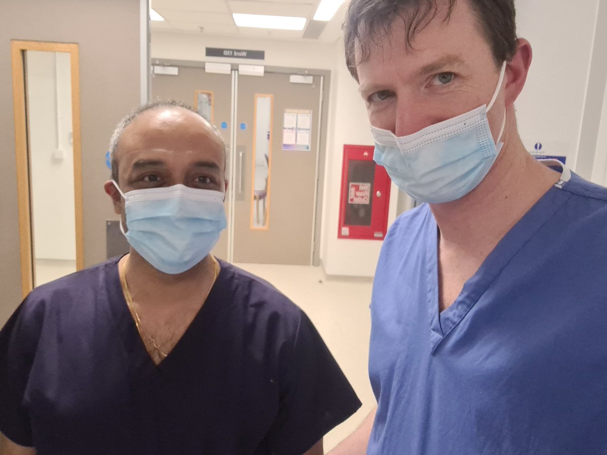 mcfinlay's tweet image. Incredible team spirit @RoyalLondonHosp ITU tonight. @s_e_petersen, Earley, Mullen, Sekri, @amibanerjee1 @drmartinlowe @DhanupriyaSiva: just some of my eminent consultant colleagues here covering nursing shifts.

Tks to ITU nurses 4 looking after us as well as the patients....