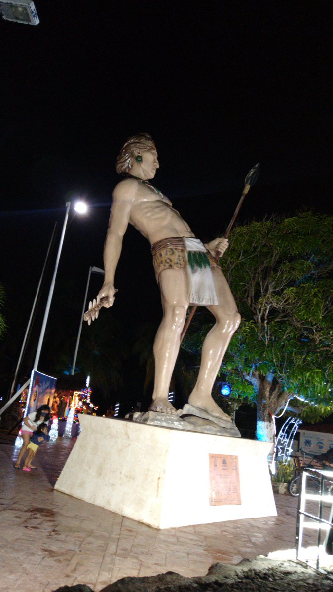 #Chetumal nocturno. Saludos Paisanos <a href="/chetubien/">Comunidad Chetubien</a> <a href="/mapachestec/">@MAPACHESTec</a> <a href="/chetumalenasoy/">#ChetumaleñaSoy</a> <a href="/PeriodismoChet1/">Periodismo Chetumal</a> <a href="/voz_chetumal/">LA VOZ DE CHETUMAL</a> <a href="/Turismo__OPB/">Turismo Chetumal</a> <a href="/DarilVillalobos/">Daril Villalobos </a> <a href="/MarioAvilaQuij1/">Mario Avila Quijano</a> <a href="/AlondraQRoo/">Alondra Herrera</a> <a href="/yaxibi1/">Alondra Yaxibi Martínez Flores</a> <a href="/vidalrussi/">humberto vidal russi</a> <a href="/NabilEljure/">nabil eljure</a> <a href="/aguilar_manuel/">DrManuel Aguilar</a> <a href="/coraamaliacm/">Cora Amalia Castilla</a> <a href="/marbales/">marisol balado</a> <a href="/fermin_carrillo/">Fermín Carrillo</a> <a href="/CancunChetumal/">Diócesis de Cancún-Chetumal</a>