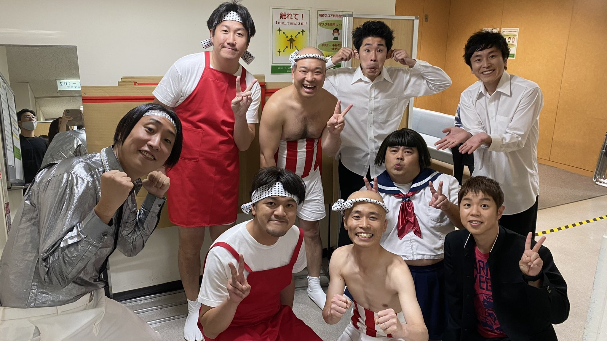 تويتر クールポコ 小野まじめ もち兄 على تويتر 昨日の有田pおもてなす ありがとうございました カミナリがクールポコ のコスプレしてくれました 嬉しー 久しぶりレッドカーペットメンバーと集合できて楽しかったー ちなみに昨日の流れるカーペットは