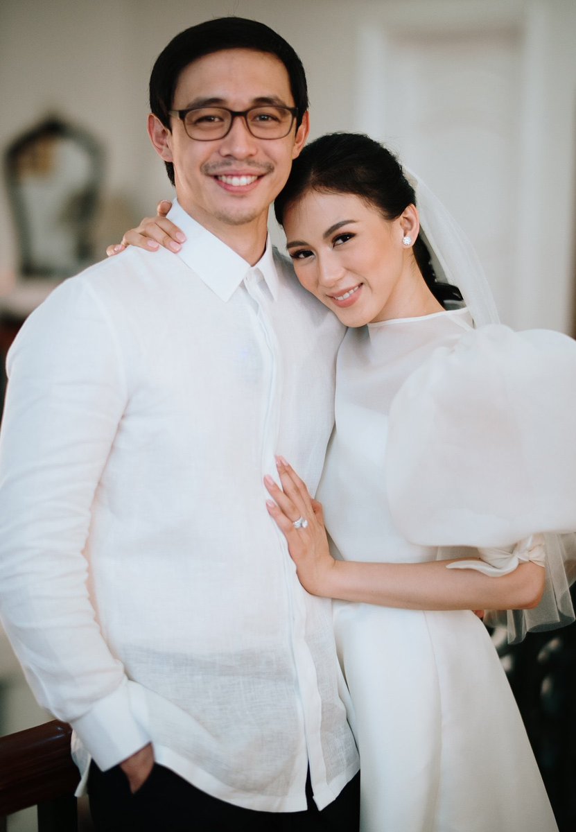ToniGonline's tweet photo. Everyone, let’s congratulate the newlyweds!!!! Ahhh Ate Cat and Kuya Mikee, congratulations!!! We love you!!!! https://t.co/zEawCJG0zF