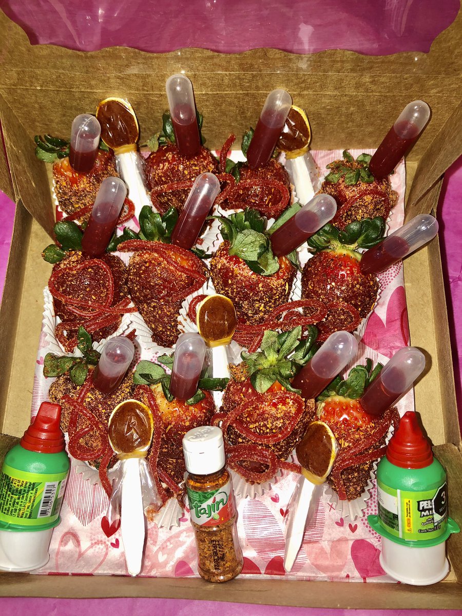 ChaleChamoy's tweet photo. 💖Valentine’s Day Special!!💖

❣️1 dozen (12) strawberries: $25
❣️1/2 dozen (6) strawberries: $15

❣️I’m accepting orders &amp; preorders NOW up until Feb. 8 by 8pm.
❣️Boxes come as displayed. https://t.co/0p4AOB2NZX