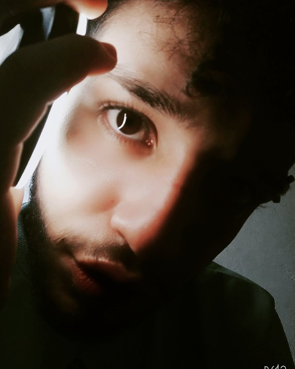 BrayanEgM's tweet photo. Todos creen q el mundo es blanco pero en realidad es negro y yo creo q es gris 
#SiguemeYTeSigo #SiNosCuidamosAvanzamos #foryou #FelizSabado #Bogota #Venezuela #Colombia https://t.co/n7iulgAfxs