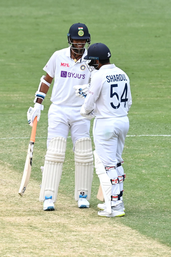 BCCI's tweet photo. A dream debut for @Sundarwashi5 as he brings up his maiden Test FIFTY here at the Gabba.

Live - https://t.co/bSiJ4wW9ej #AUSvIND https://t.co/8fqU934D83