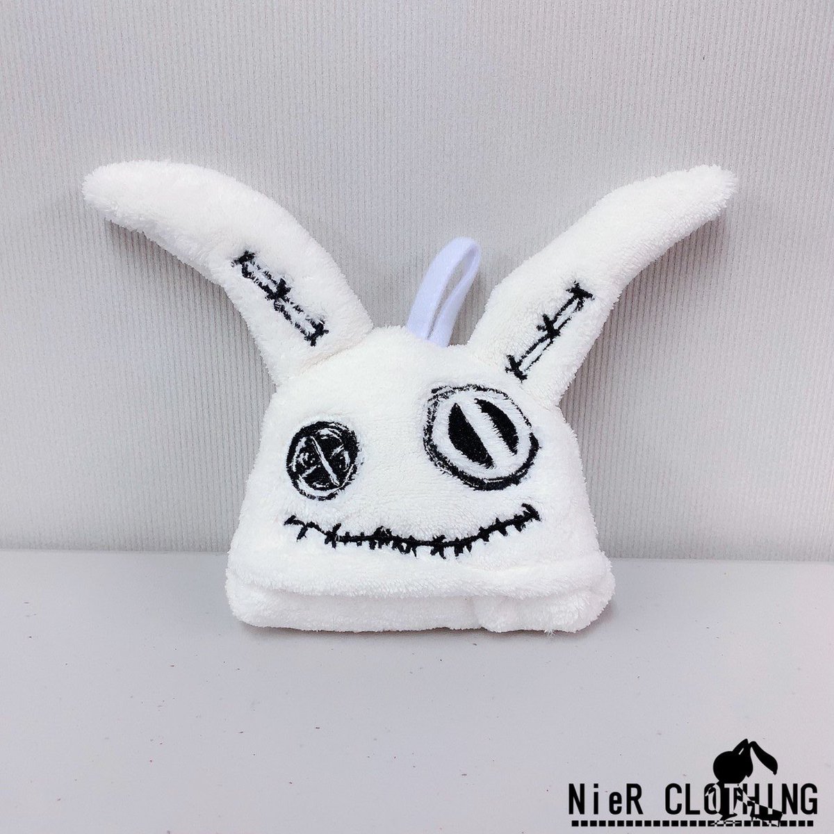 NieR_tokyo's tweet photo. 🎁本日〆切プレゼント企画🎁

🐰NieRちゃんハンドミニタオル🐰

🎁4名様にプレゼント🎁

ユニセックスアイテムです🐰

◼応募方法
フォロー(@NieR_tokyo) &amp; RT
◼締切〆  本日24時

※鍵垢の方も対象内です。
こちらの商品は〆切後��売予定となります。
是非ご参加ください🙇‍♂️🙇‍♀️ https://t.co/1sZwV8XpLK