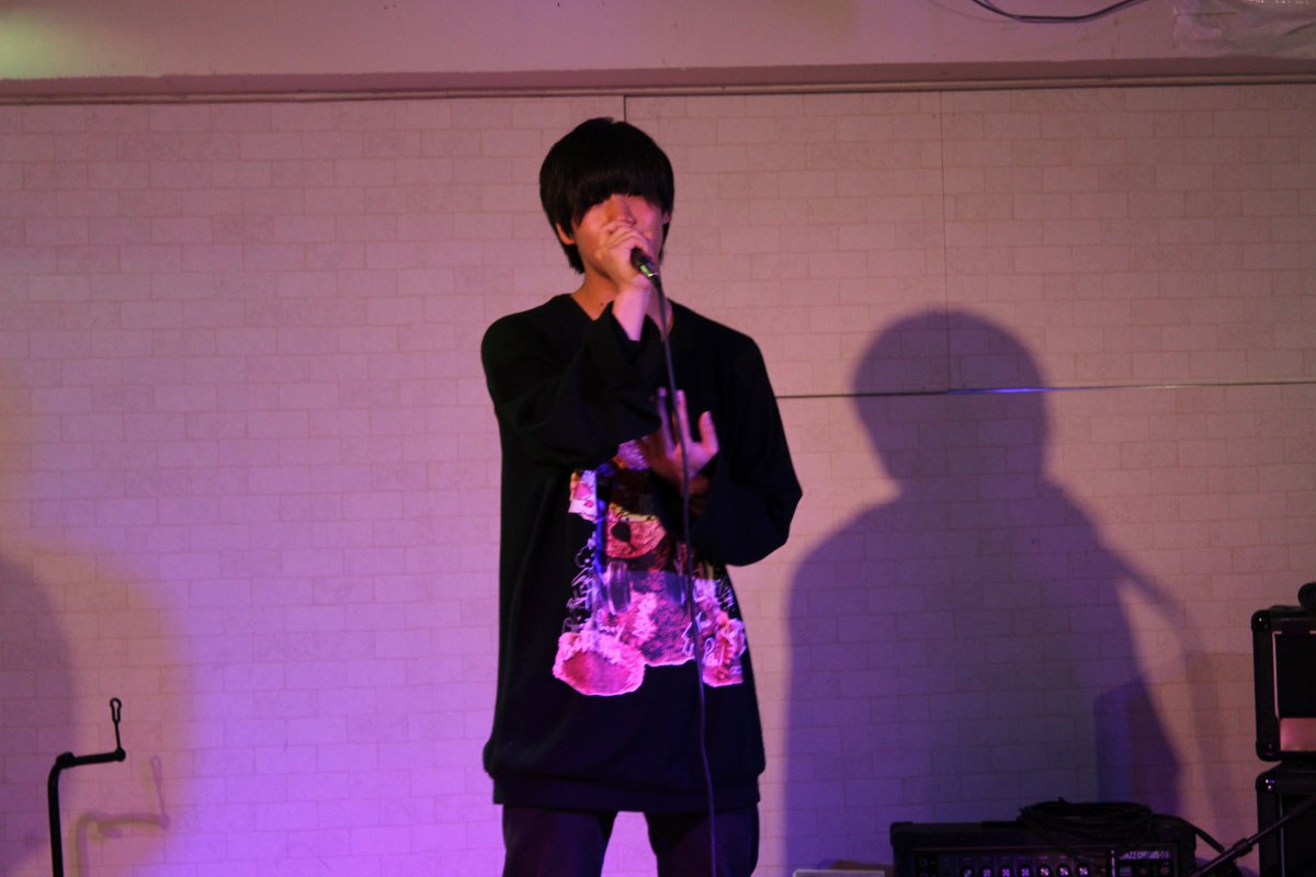 Sak24768051's tweet image. 2019.03.27(水)
チルドレンレコード
＠池袋CANOPUS

蒼平愁さん(@syu_aoao)②

#チルドレンレコード #池袋CANOPUS
#ライブ #LIVE
#蒼平愁 #歌うたい
#一眼レフ
#ファインダー越しの私の世界ᅠ
#写真好きな人と繋がりたい
#被写体募集 #モデル募集