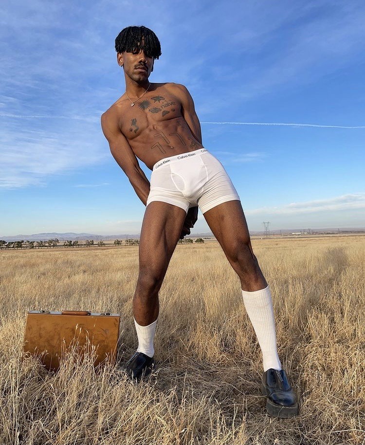 GrahamsRod's tweet photo. #melanin #blackout #modelsofcolor
#blackmodels #blackexcellence
#pocmodel #blackmen #malemodels
#blackmalemodels https://t.co/pjWjJDEOWL