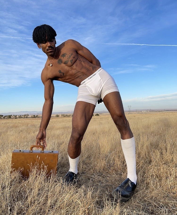 GrahamsRod's tweet photo. #melanin #blackout #modelsofcolor
#blackmodels #blackexcellence
#pocmodel #blackmen #malemodels
#blackmalemodels https://t.co/pjWjJDEOWL