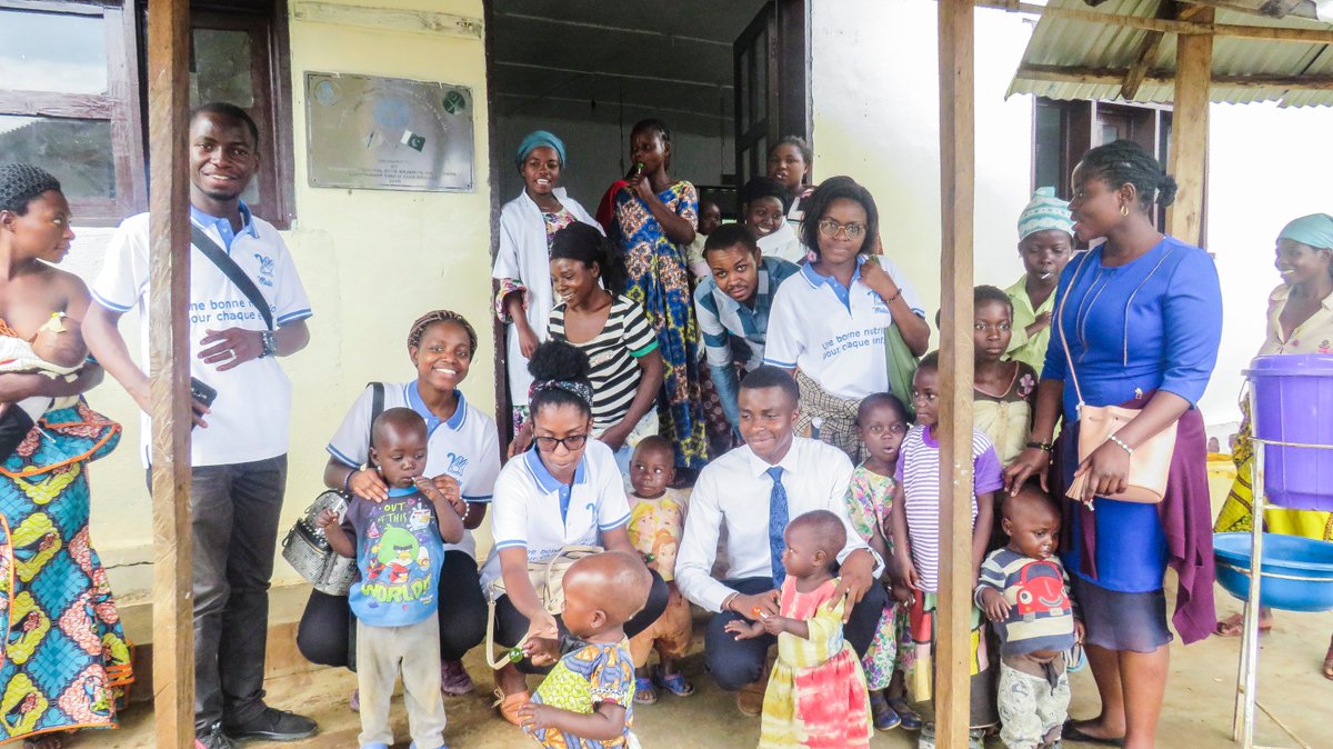 Malisho_RDC's tweet photo. @Malisho_RDC a rendu visite aux enfants du Centre Hospitalier de #Kavumu. Un moment de partage dans le cadre des festivités et une occasion parler aux mères de la nutrition et l'hygiène dans la lutte contre les maladies dont la malnutrition 
#EndMalnutrition #ZeroHunger #RDC https://t.co/Nfb60PGACW