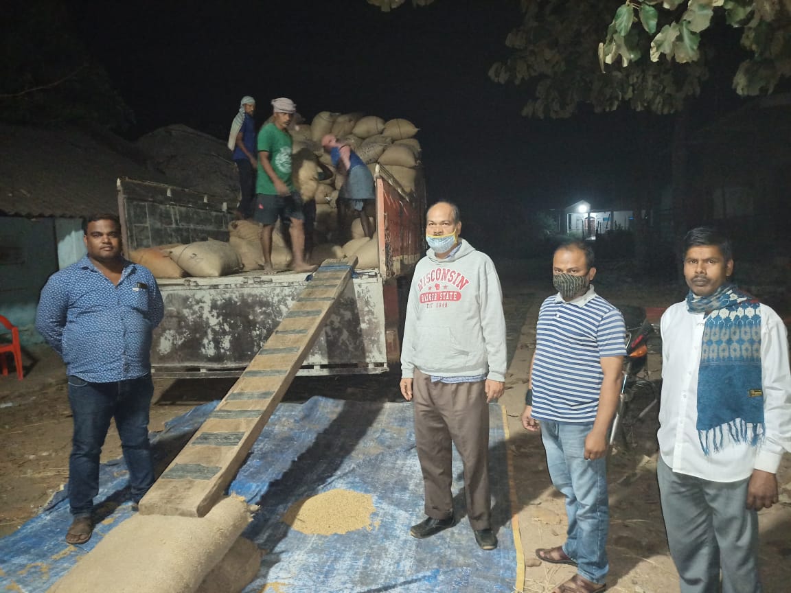 CommitteeMarket's tweet photo. ARCS BHADRAK visited PACS Mondi and verified the procurement process during kms20-21 under Bhadrak district 🙏 https://t.co/DW4atM4GCJ