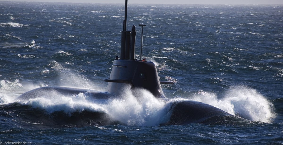 benjohn65's tweet image. German #Type212 class #submarine can operate at high speed on diesel power or stay submerged for 3 weeks on #AirIndependentPropulsion (#AIP) #stealth system @CovertShores

seaforces.org/marint/German-…