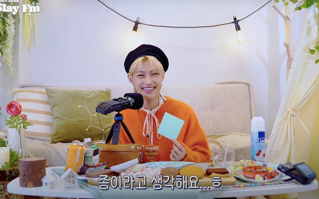 StayStk's tweet photo. Nmmmmm😋
Cheese Cake with Sliced Sweet Potato (Ice Cream on Top)❣️
I am watching Felix Sweets ASMR as I eat snack😍
#StrayKids #스트레이키즈
#SKZASMR #ASMR
#FelixSunshine
@Stray_Kids https://t.co/MU4Fcro2QA