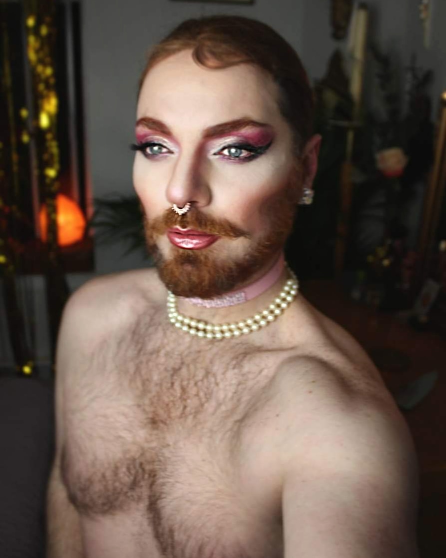 TristanGinger's tweet image. 1920 sucked, but I am hopeful 1921 will be better. And no, I did not photoshop my eyes, but I did use a 660 watt antique spotlight + I have zero eye pigmentation. #GingerProblems 😱💡💫