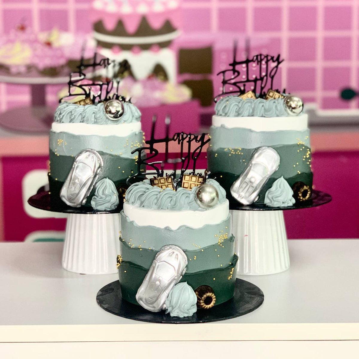 scakeycakes's tweet photo. @MaisarahMahmud PKP , PKP juga birthday yg tersayang tetap tak boleh postpone

Salam, hi sy ada jual last minute cake RM60 &amp; pre order cake RM80. Cake cantik and ada pelbagai design &amp; yang paling penting sedap and tak muak 🤤

Boleh click link bawah untuk whatsapp 😘

https://t.co/Xyllbe5NH8 https://t.co/T9ELyiF39Y