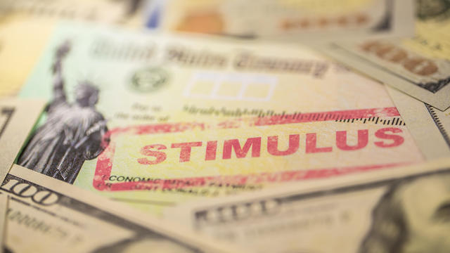 Second stimulus check  IRS says the  600 payments are now on their way  But how soon i https://t.co/Sk7vJYcjOX https://t.co/51sI3gu94A