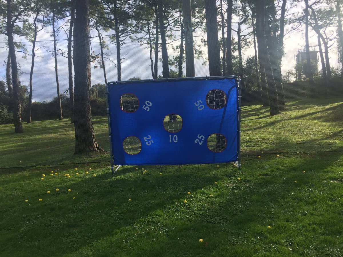 Nuevo ejercicio de habilidad para la escuela infantil en RSGN, le he puesto nombre footgolf y si nos aburrimos sacamos el balón, desarrollar habilidades es lo más importante con los niños, menos tecnología y más habilidades que estamos perdiendo!! 👍⛳️💪