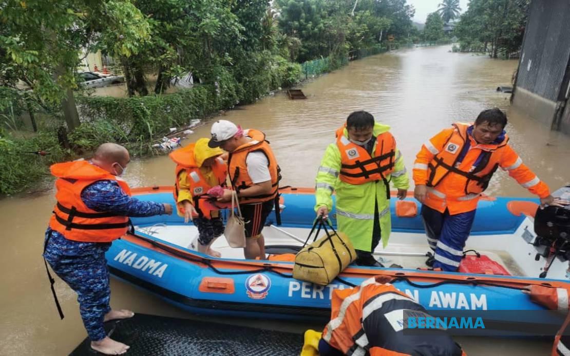 Banjir Sabah: 25 jalan terjejas, 10 kejadian tanah runtuh 

bernama.com/bm/news.php?id… 

#BanjirSabah