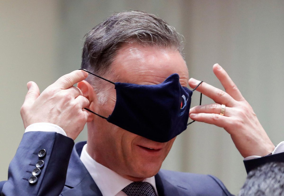 svs1946's tweet photo. Ausgerechnet ER, der Oberschlaue🤡
Zu uns kommen Millionen unkontrolliert über die Grenze,
OHNE Ausweis! 
OHNE Impfpass!
Und uns unterteilt ER, in 
GEIMPFTE und
UNGEIMPFTE! https://t.co/0OG7nRDnkD