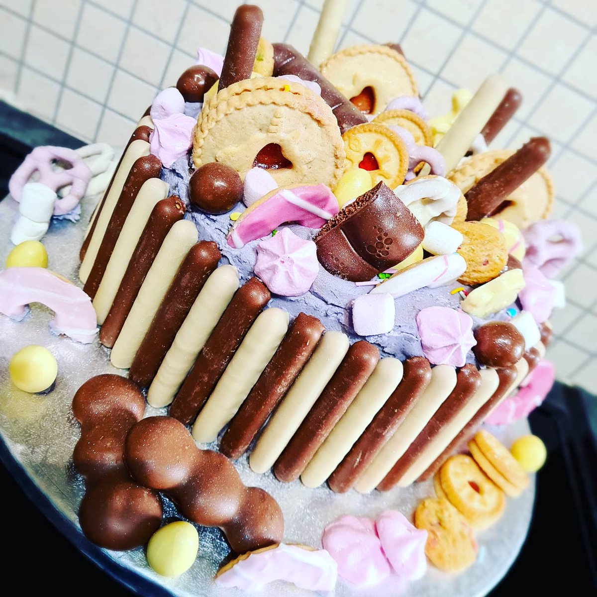 Love a cheeky bake off for my sisters 14th ❤ #lockdownbirthday