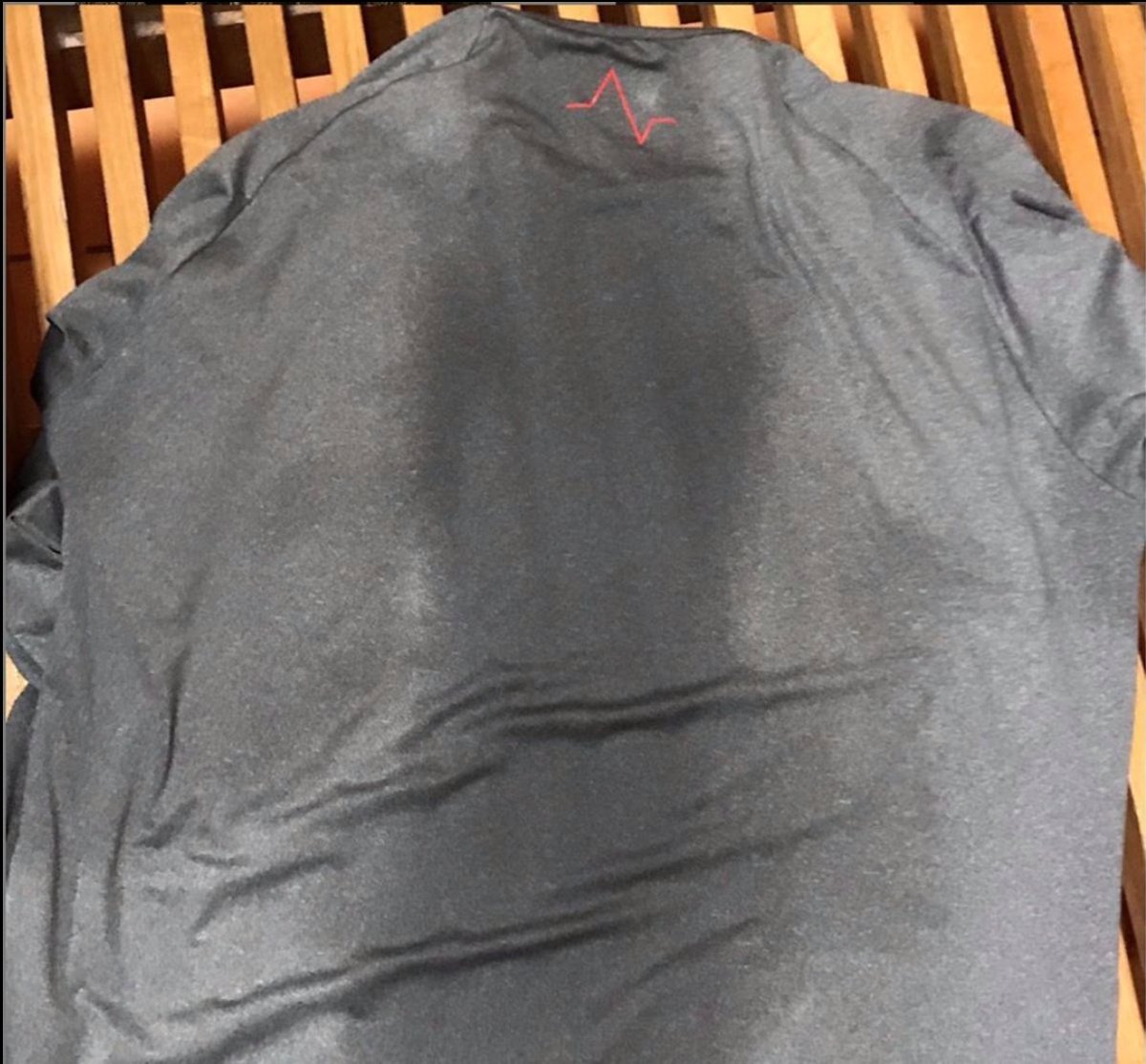 Sweaty Sundays are our favourites!! Look how our Grey T-Shirt did in the ultimate sweat-test 💦
Shop the look at our website bit.ly/3nAJaH4