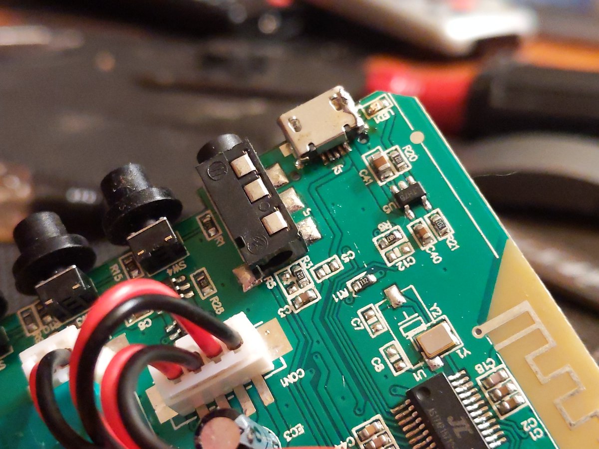Sun_Ultra10's tweet photo. Fixed the Micro USB port on a cheap sound bar for someone a few days back. pulled off a bit of ground desoldering the useless MicroSD slot, but I got the port resoldered up, and added some solder to the one side of the port to make it a better friction fit into the plastic shell. https://t.co/nEJpraaLNn