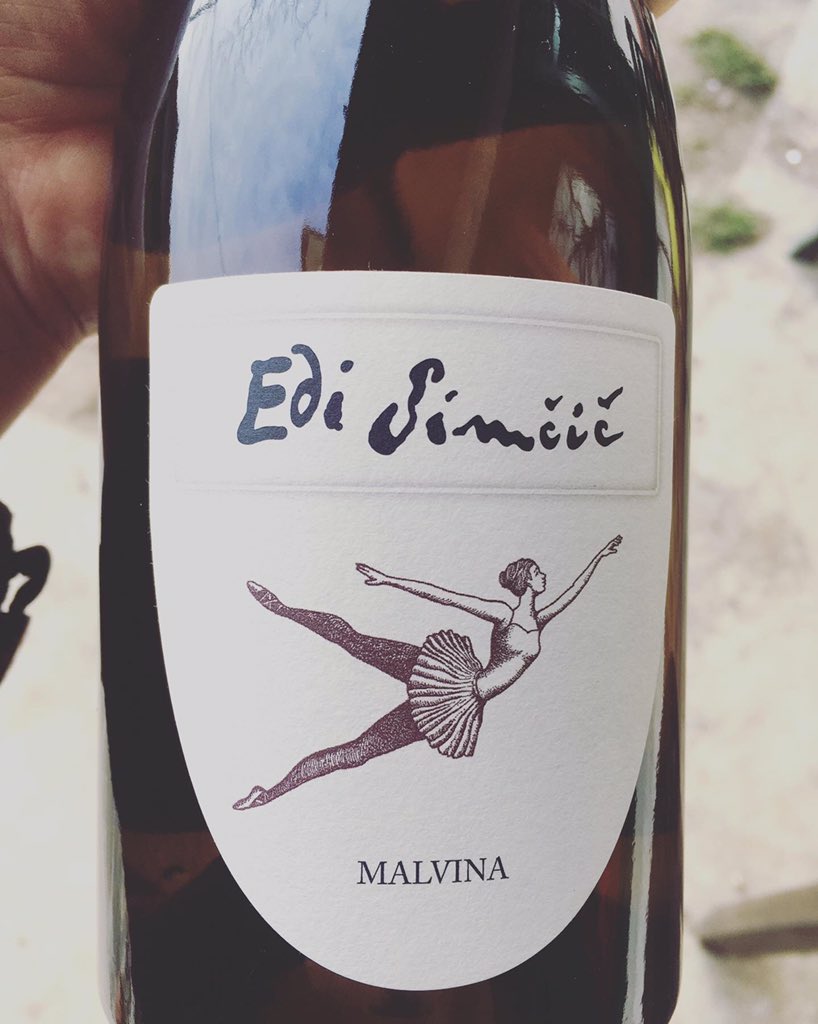winestronaut's tweet photo. Dej malvina! #edisimcic https://t.co/MBazI6irxN