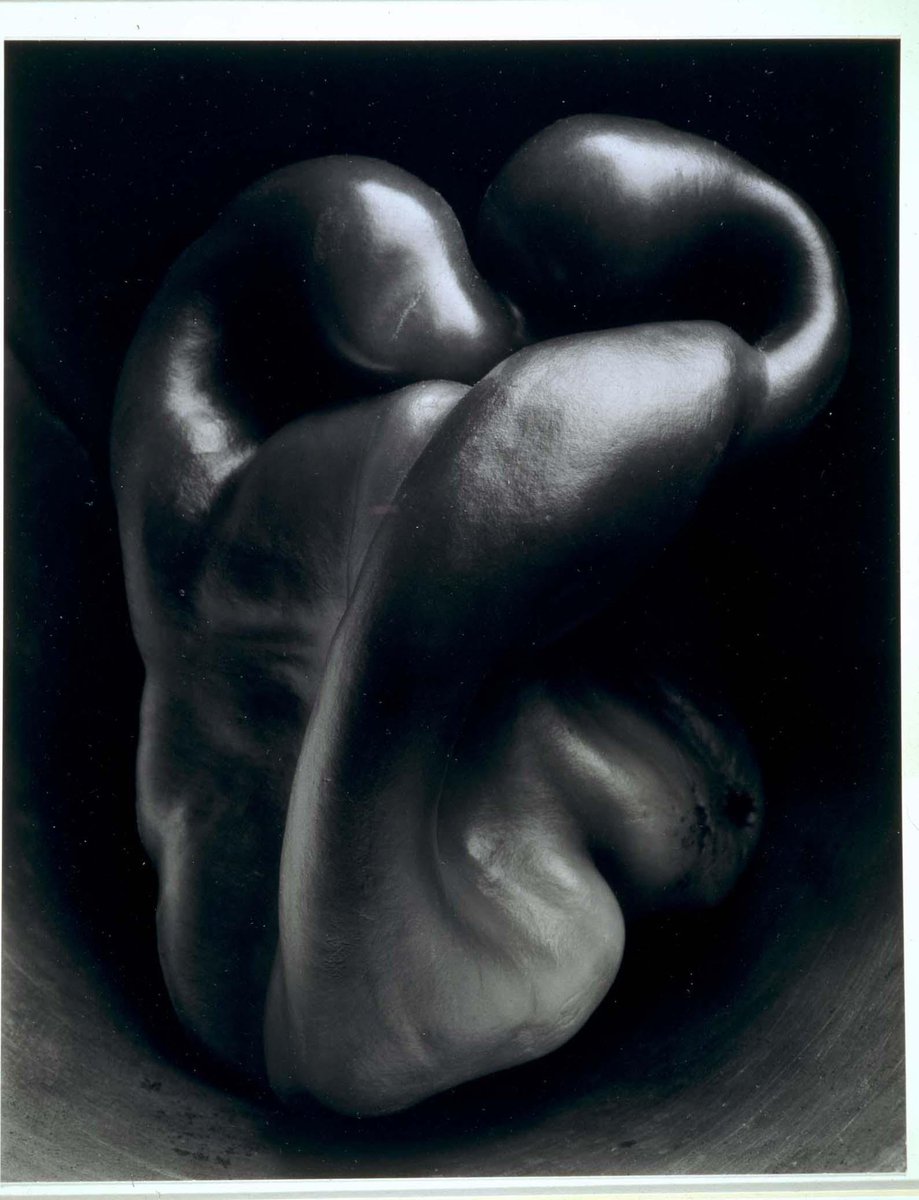GodPikasso's tweet photo. Mira esta fotografía despacio... ¿qué es?

Amplía 🔍

Seguro que te parece una escultura moderna, una piedra de río... yo veo un buen culo (cosa de artistas 😉) 

Pero no te pregunto qué te parece, si no qué es 🤔

Abro  🧵 de #VanguardiasSXX https://t.co/lEiyS98dKn
